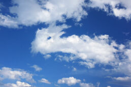Blauer Himmel Wolken