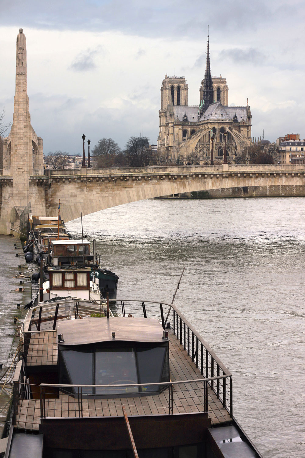 Notre Dame Seine Paris